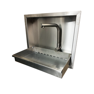 Versandmetall Edelstahl-Klappwaschbecken 490 × 300 mm, zweiteilig, Materialstärke 1,5 mm. Außenfläche der Wanne mit Schliff, Einbauteil innen fein geschliffen K320. Lieferung ohne Wasserhahn.