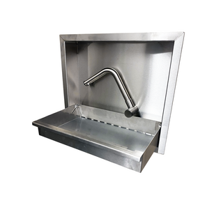 Versandmetall Edelstahl-Klappwaschbecken 490 × 300 mm, zweiteilig, Materialstärke 1,5 mm. Außenfläche der Wanne mit Schliff, Einbauteil innen fein geschliffen K320. Lieferung ohne Wasserhahn.