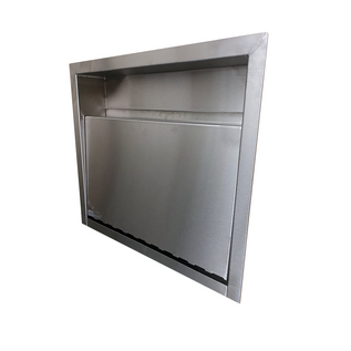 Versandmetall Edelstahl-Klappwaschbecken 490 × 300 mm, zweiteilig, Materialstärke 1,5 mm. Außenfläche der Wanne mit Schliff, Einbauteil innen fein geschliffen K320. Lieferung ohne Wasserhahn.