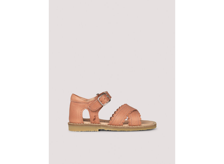 Petit Nord Crossover Scallop Sandal Peachy