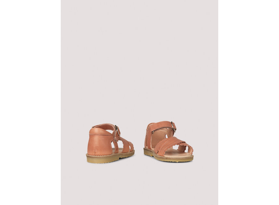 Petit Nord Crossover Scallop Sandal Peachy