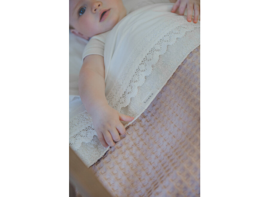 Koeka Ledikantlaken Crochet Milky 110x140