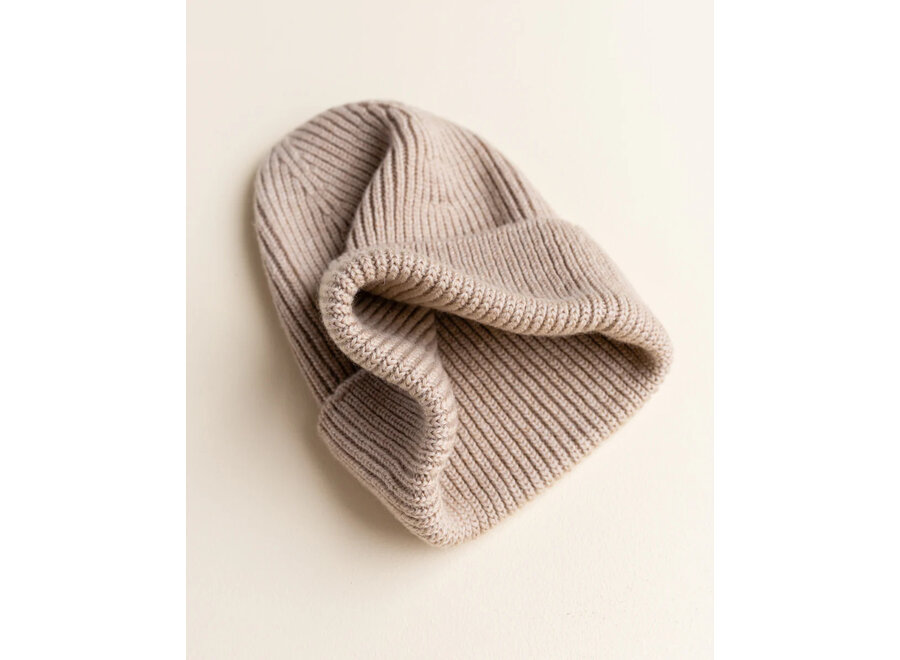Hvid Fonzie beanie KIDS Sand 4-18m