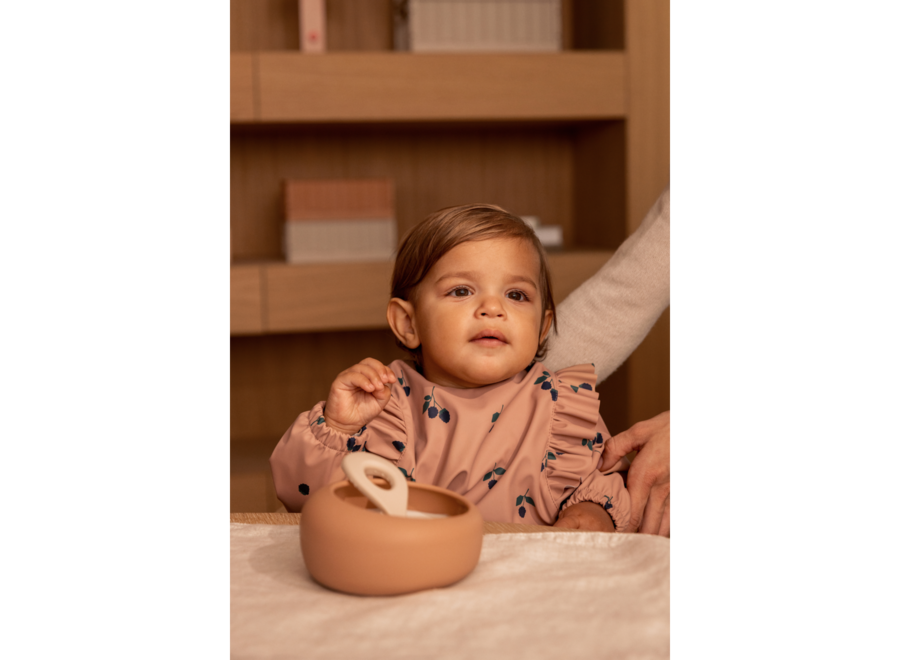 LW Merle Ruffle Cape Bib Berry / Pale Tuscany