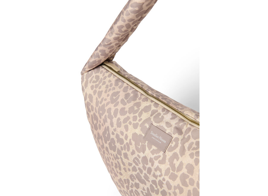 Studio Noos Puffy Cross body bag Leopard