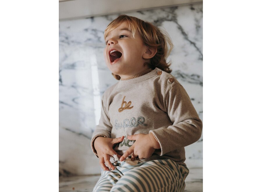 Snug Longsleeve embroidery super nice