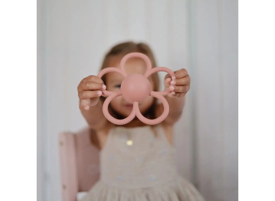 Mushie Rattle Daisy Teether Dusty Rose