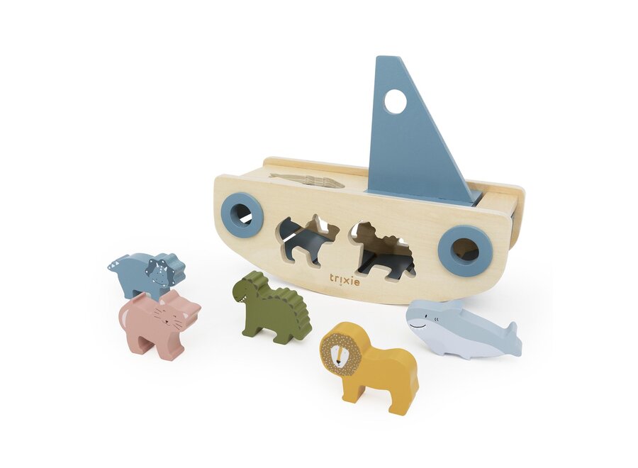 Trixie Wooden sailboat sorter