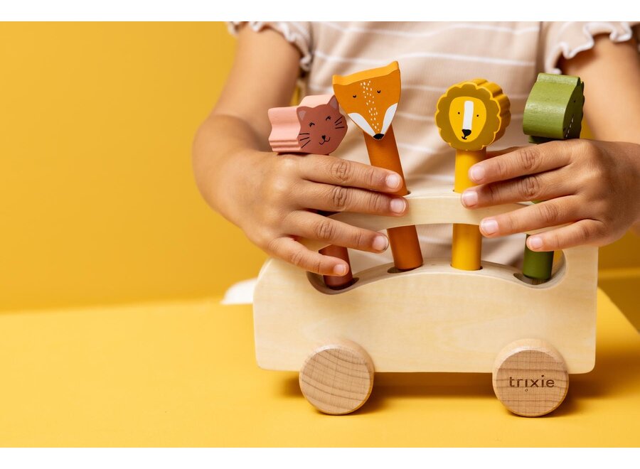 Trixie Wooden pop-up animal bus