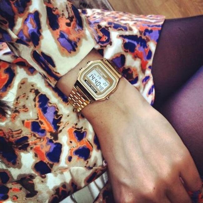 Digitaal Retro Horloge - Staal - Goudkleurig