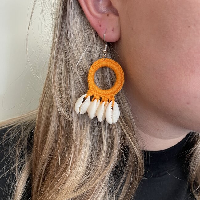 Sea Shell Oorhangers | Sun Orange | Schelp Oorbellen | Fashion Favorite