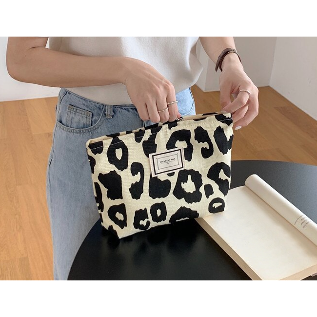 Toilettas Leopard - Hot Black  | Make-Up Tas | 25 x 20 cm