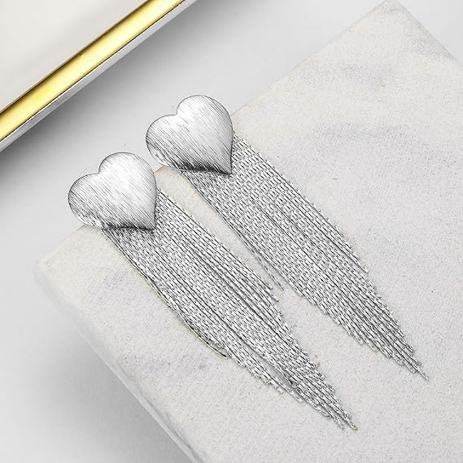 Feline Heart Oorbellen - Zilverkleurig | 8 x 2 cm