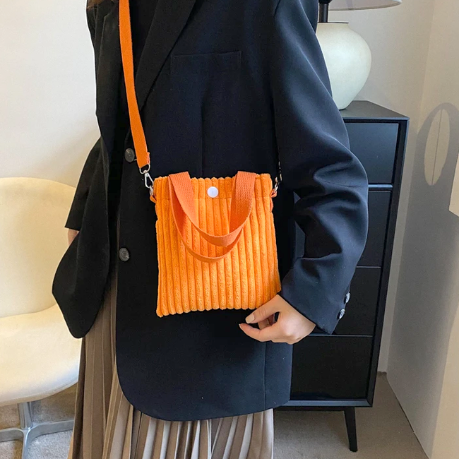 Mini Schoudertas - Corduroy Oranje | Ribfluweel | 20,5 x 19 x 0.5 cm