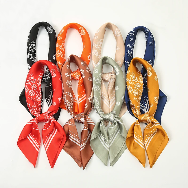 Paisley Bandana / Zakdoek Beige | Polyester - Satijnlook | 70 x 70 cm