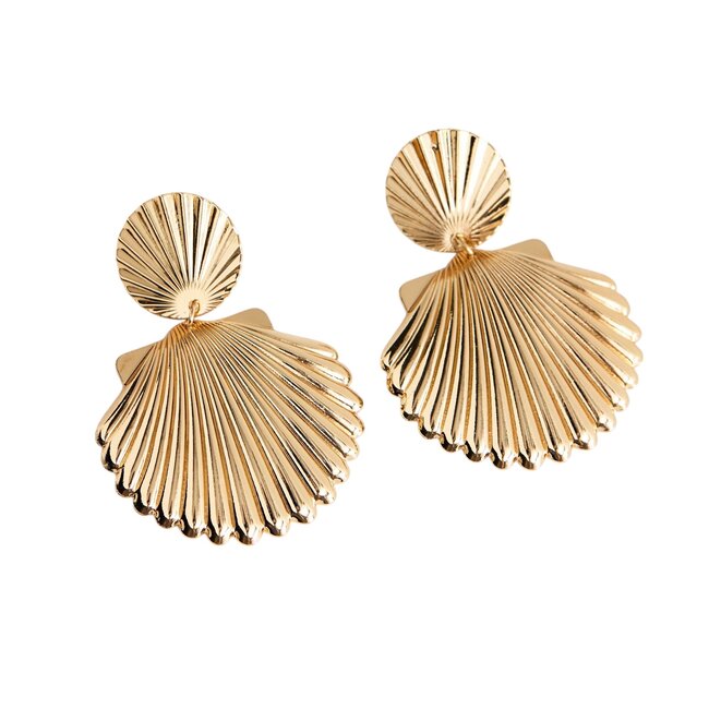 Schelp Oorbellen -  Goudkleurig | 5,2 x 3,8 cm | Bijoux / Messing