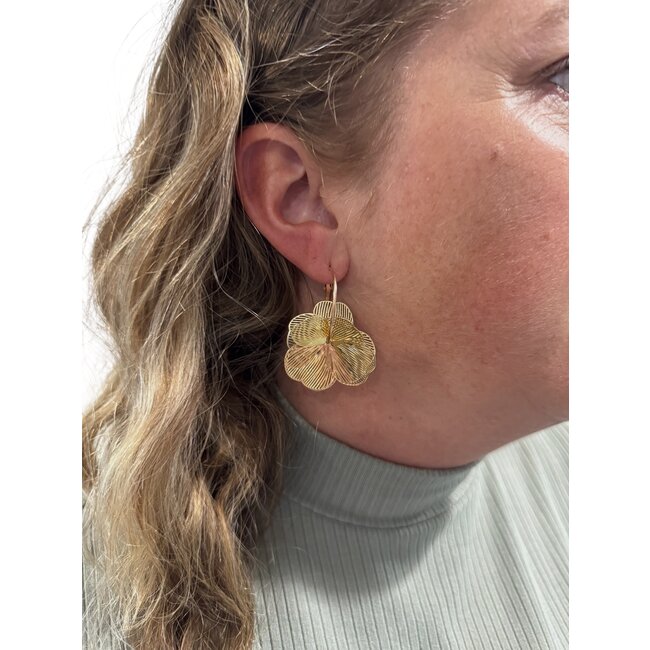 Bloem Oorringen - Goudkleurig | 5,2 x 3,7 cm