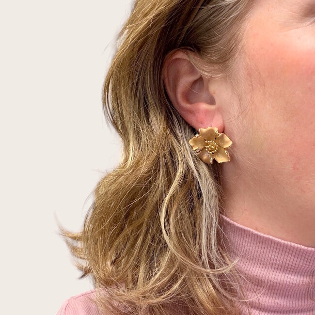 Flower Bloem Oorbellen - Beige | 2,7 x 2,5 cm