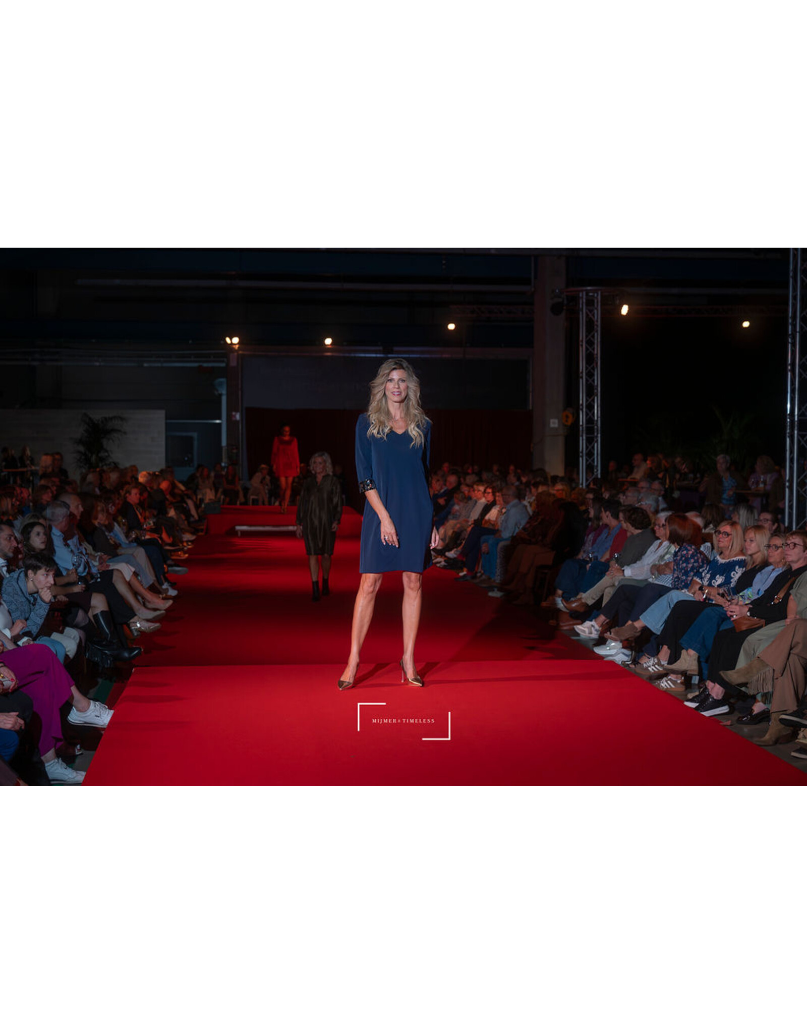 Leonie de Paris LORE KLEED MARINE