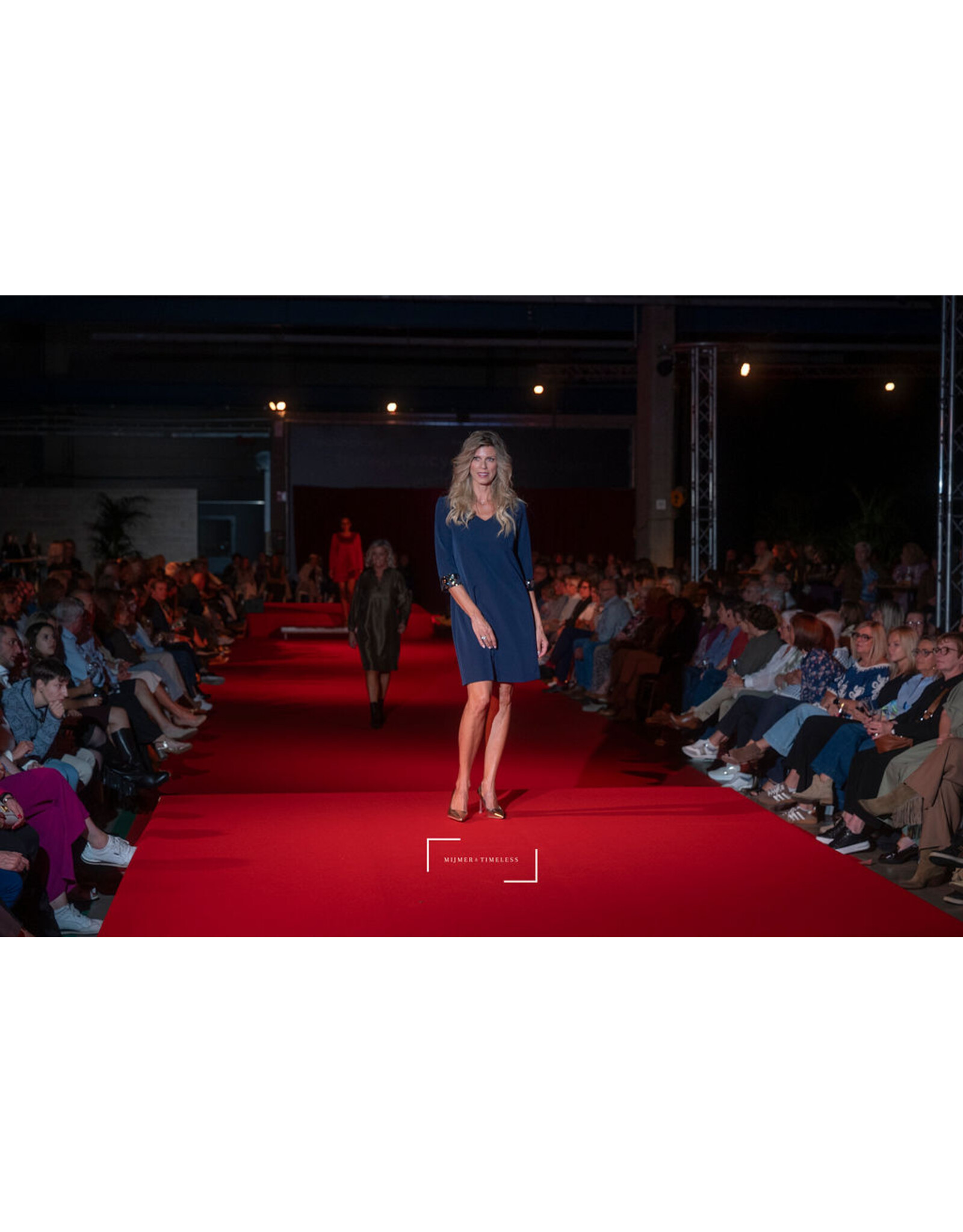 Leonie de Paris LORE KLEED MARINE