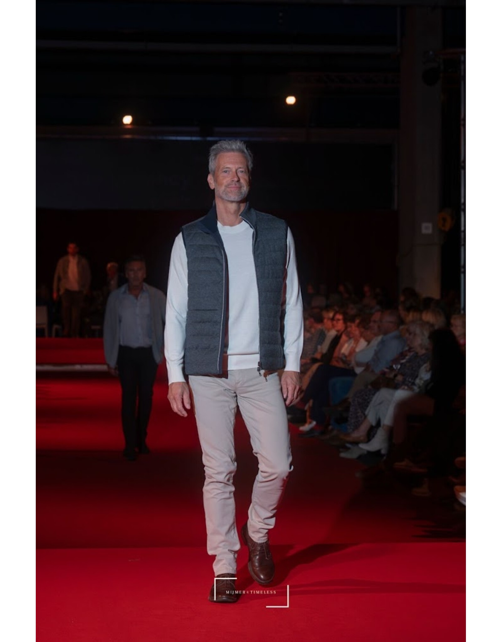 Hackett HM403242/971 GRANITE GREY BODYWARMER REVERSIBLE