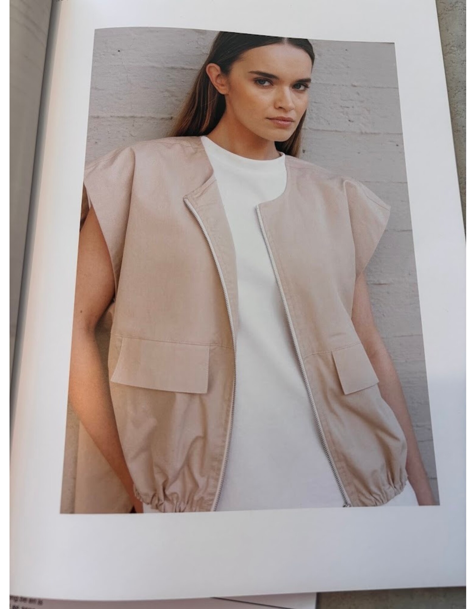 MARCH23 MY VEST ECLIPSE BEIGE