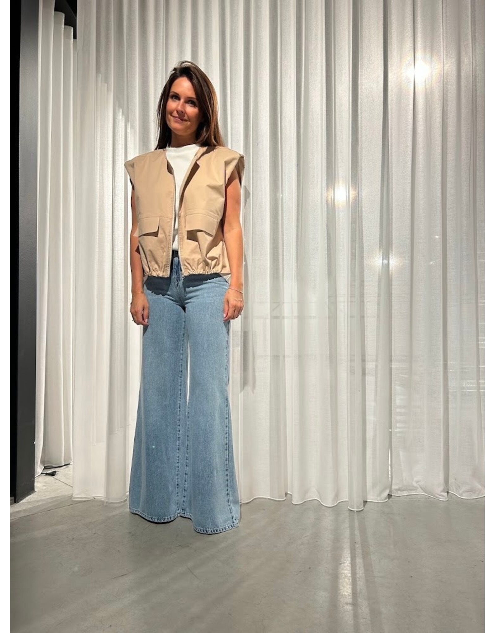 MARCH23 MY VEST ECLIPSE BEIGE