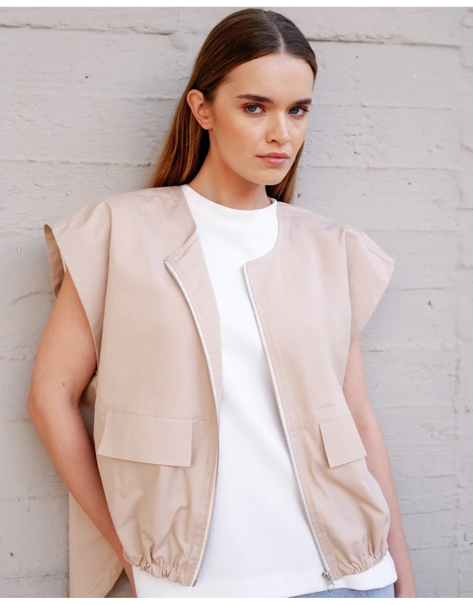 MARCH23 MY VEST ECLIPSE BEIGE