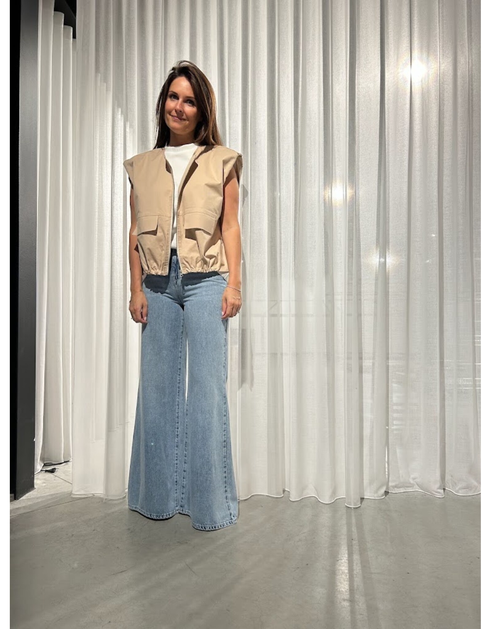 MARCH23 MY VEST ECLIPSE BEIGE