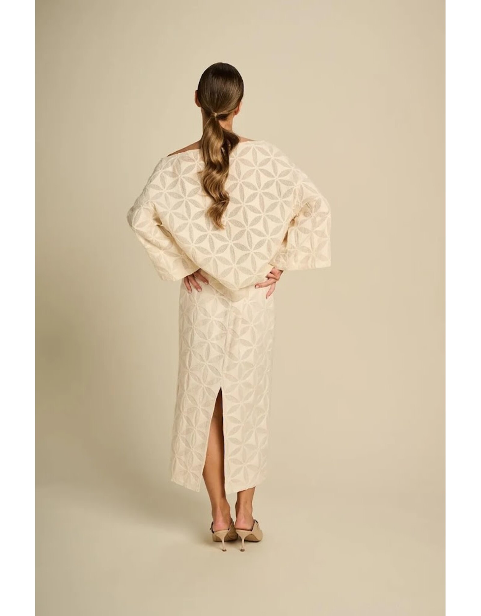 MARCH23 BLOUSE JAZZY ECHO LACE