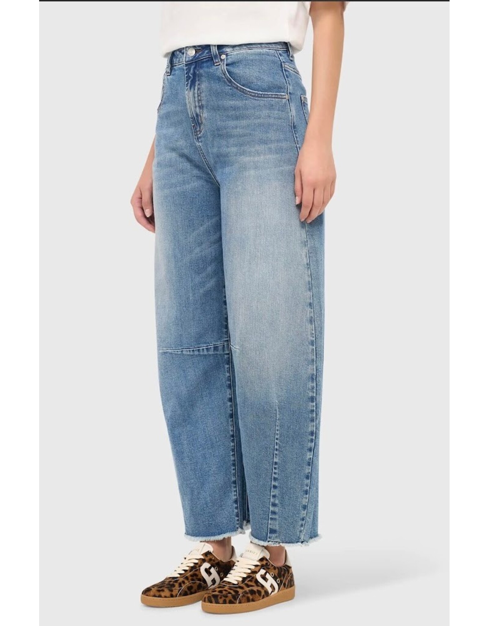 JANICE BILLY  BLUE 379