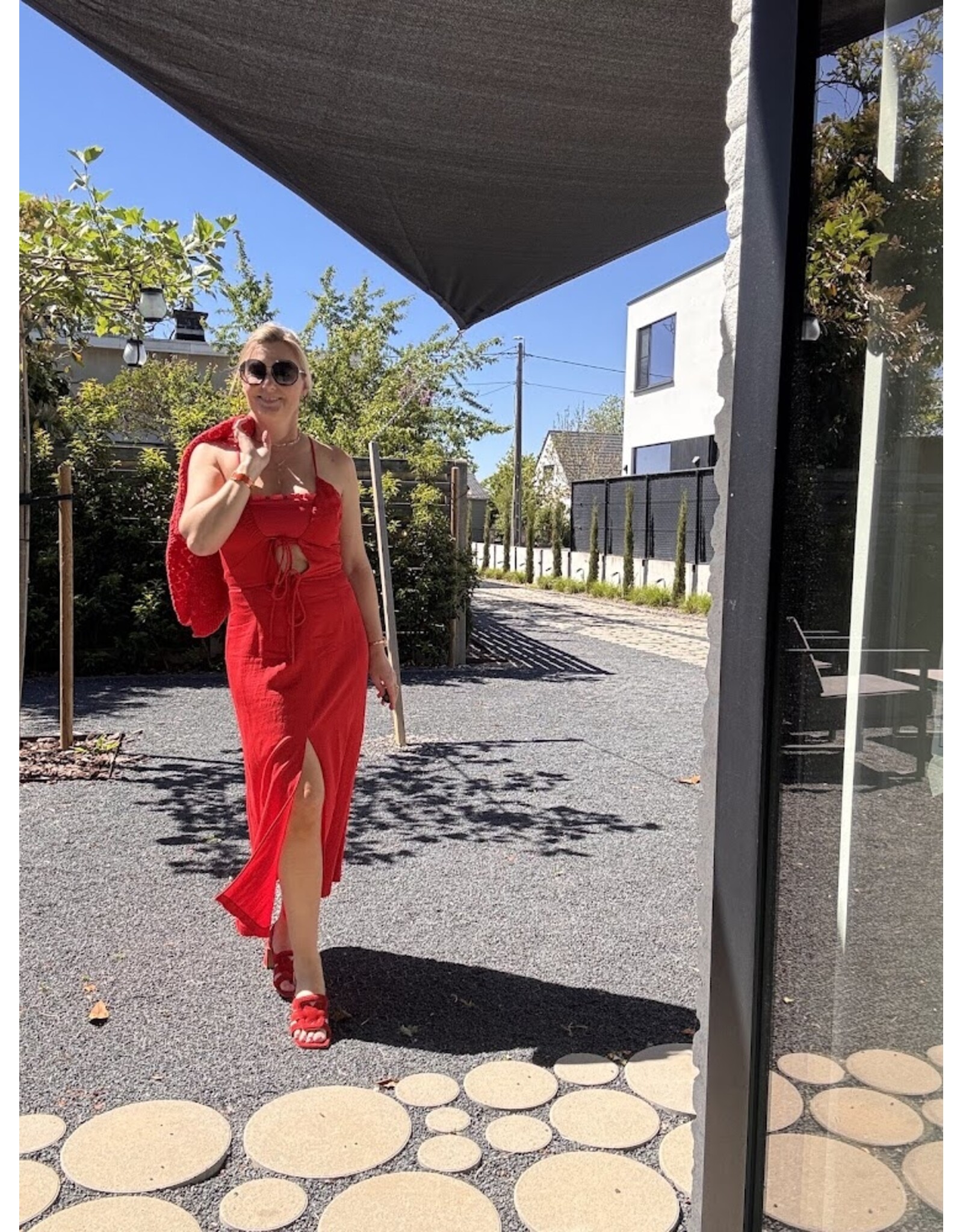 NITAH ROBE ROUGE TANIA