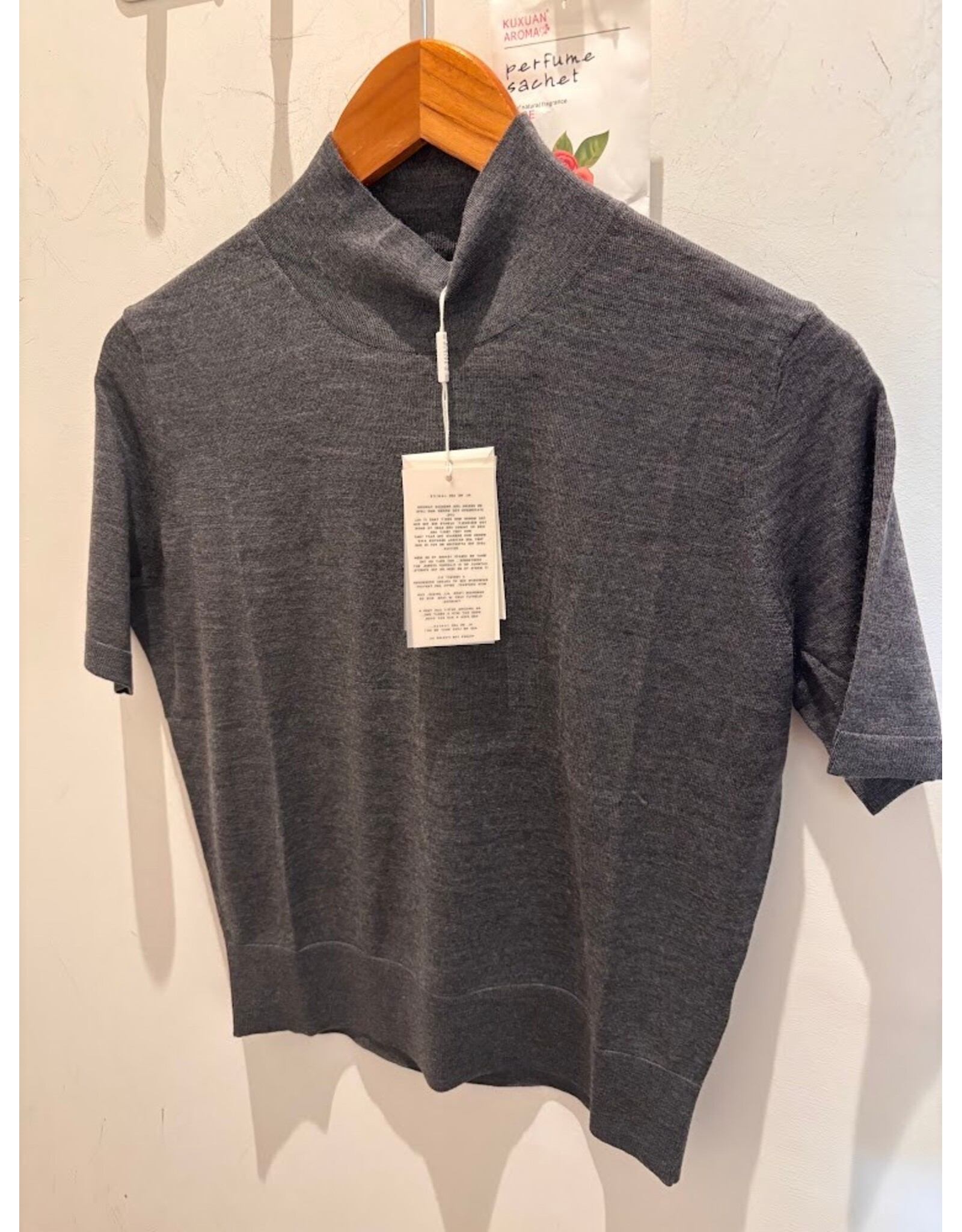 JANICE KNIGHT GREY PULL KORT MOUW
