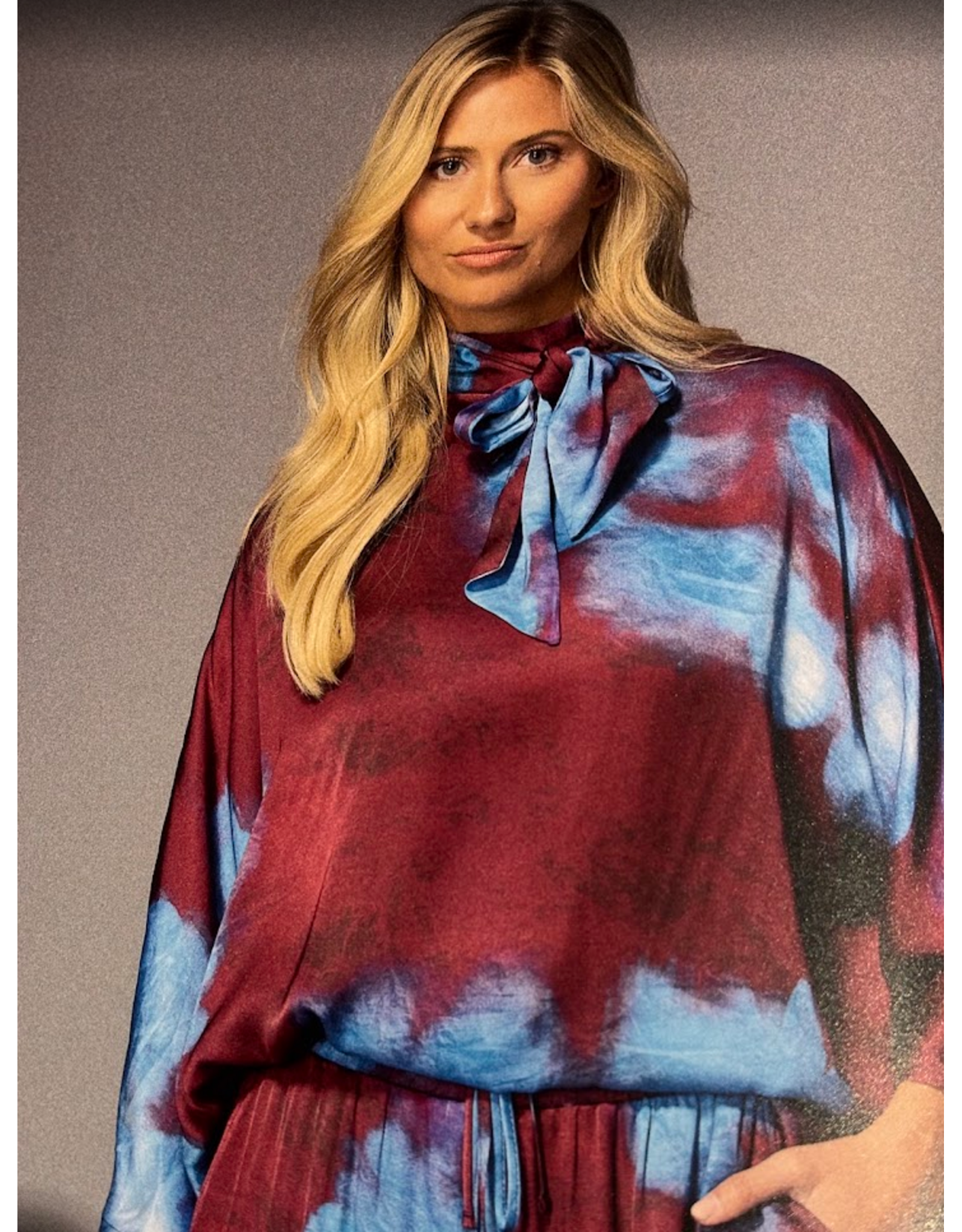 LALOTTI GALA FLOWER BLOUSE BURGUNDY/BLUE FLOWERS