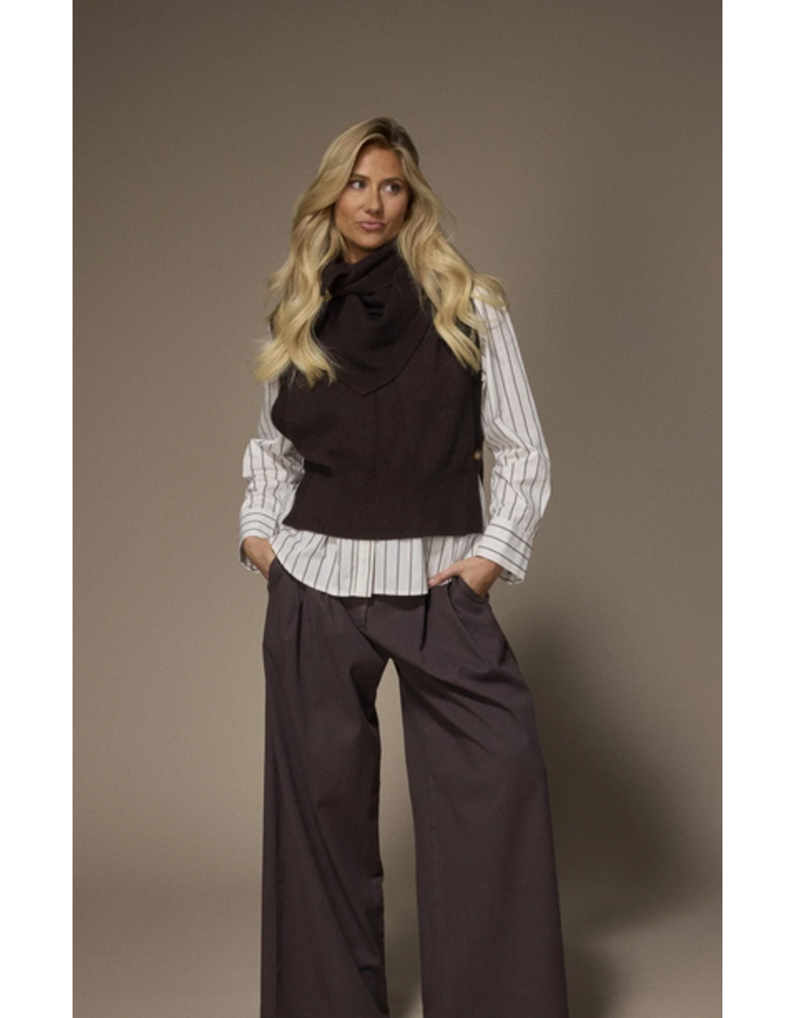 LALOTTI TINI TRIANGLE SCARF DARK BROWN