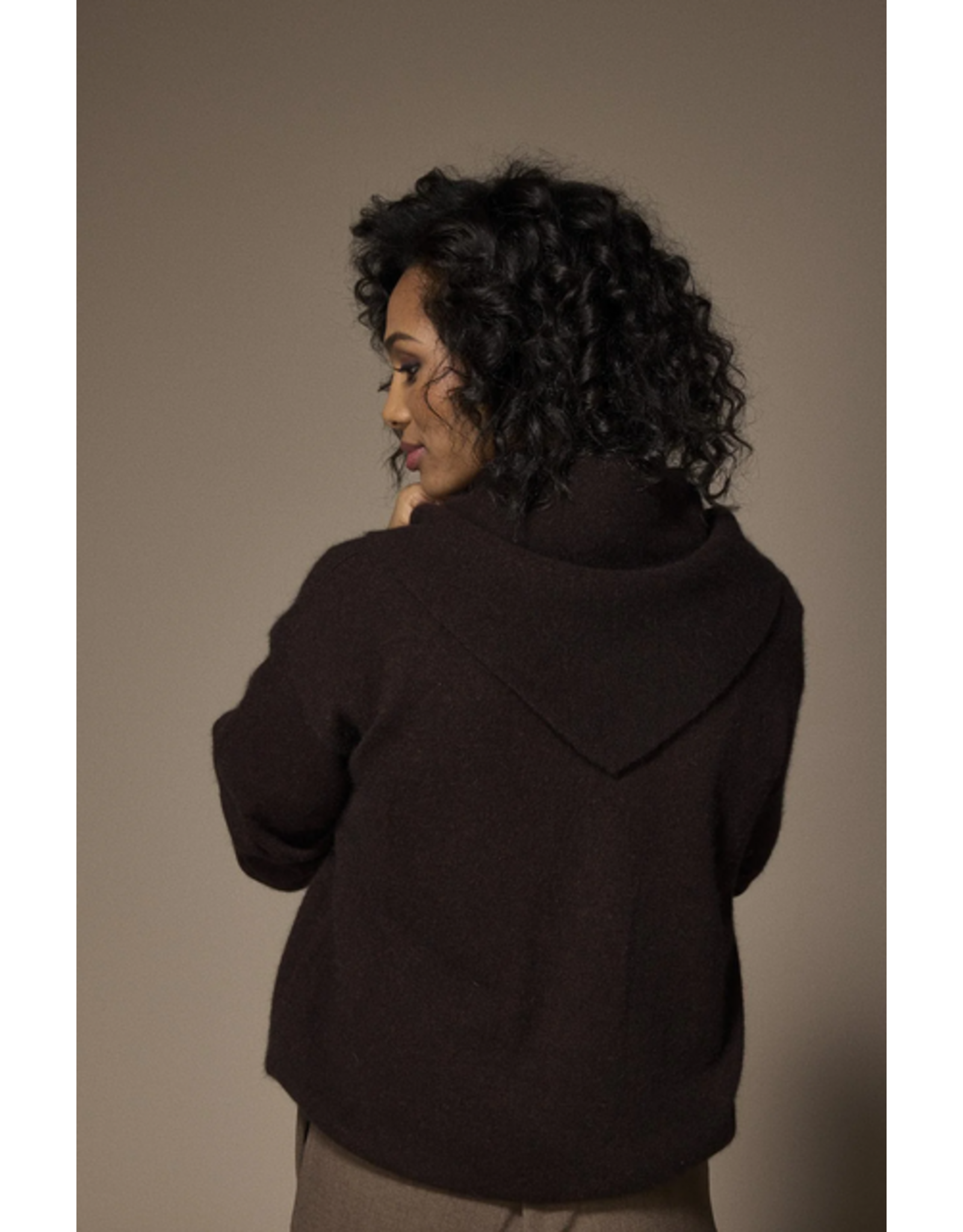 LALOTTI TINI TRIANGLE SCARF DARK BROWN