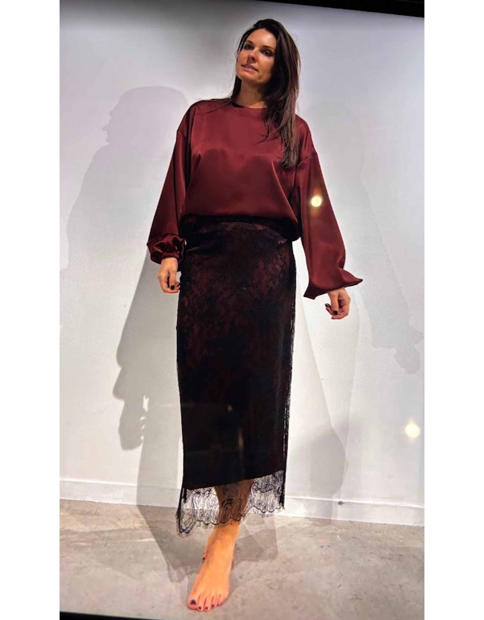 JUST EVE SKIRT LOU SILKY SATIN BURGUNDY