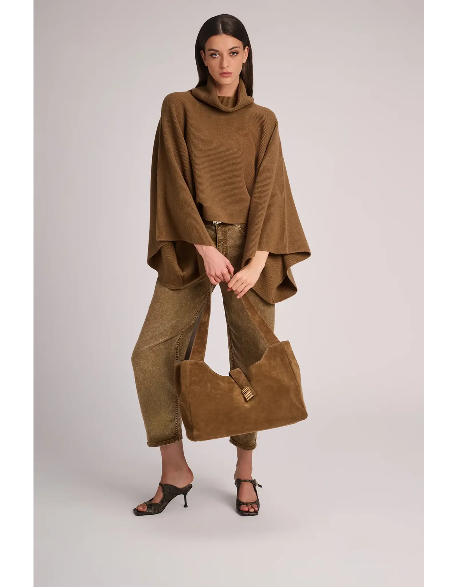MARCH23 PULL GLASGOW OLIVE