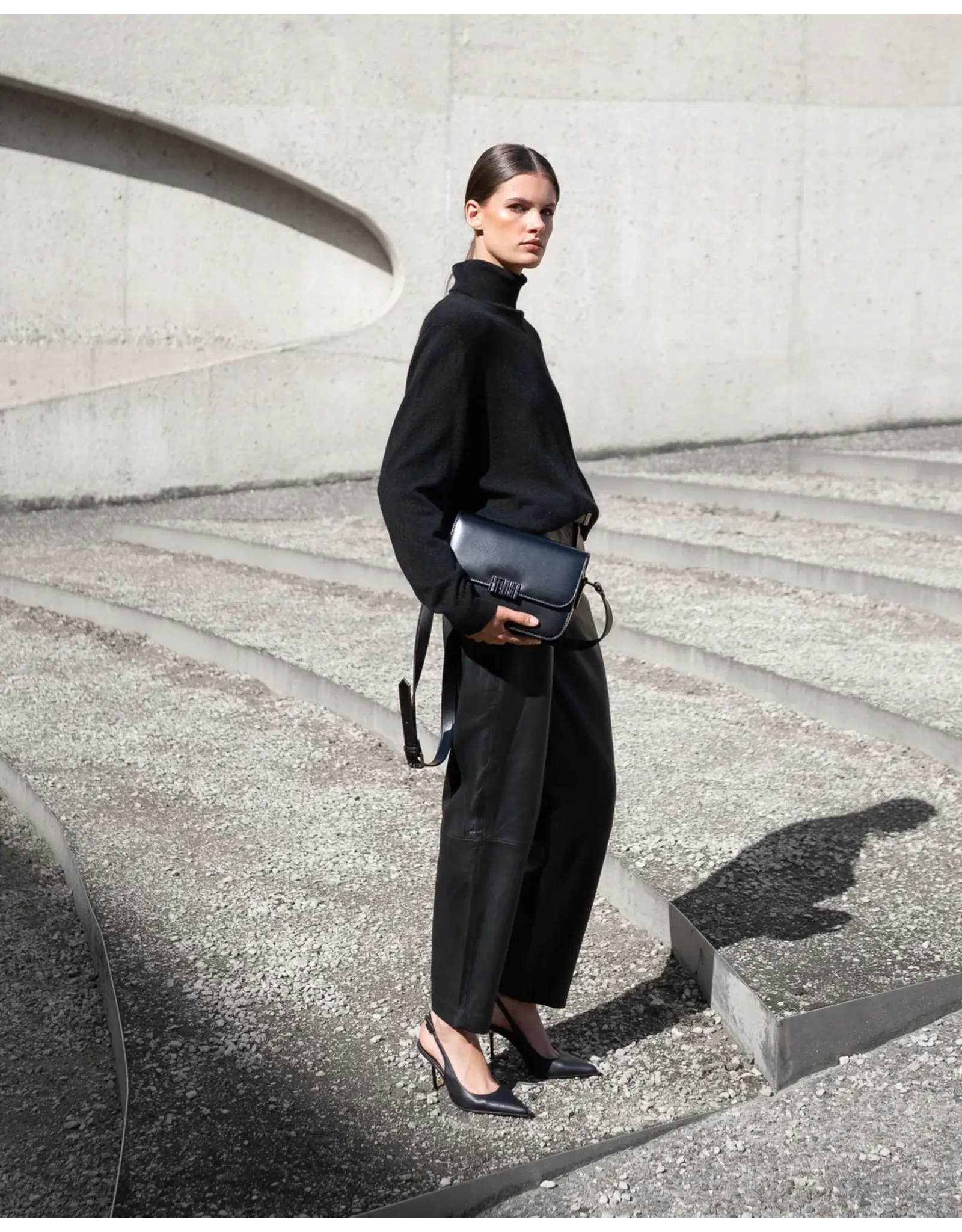 MARCH23 TROUSERS BRUSSELS LEATHER BLACK