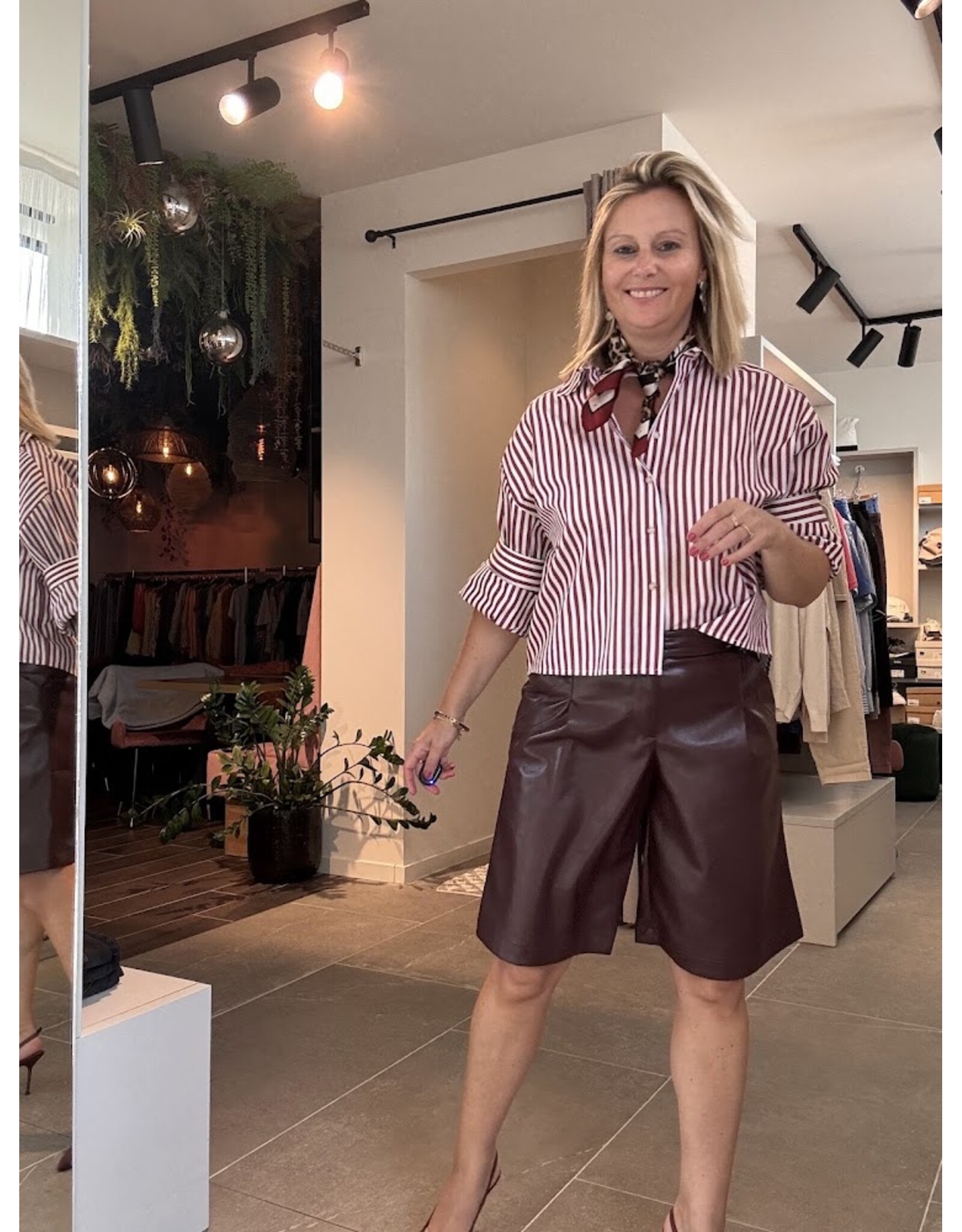 AMANDINE OFFICIAL SW26PAULA01 SHORT BORDEAUX