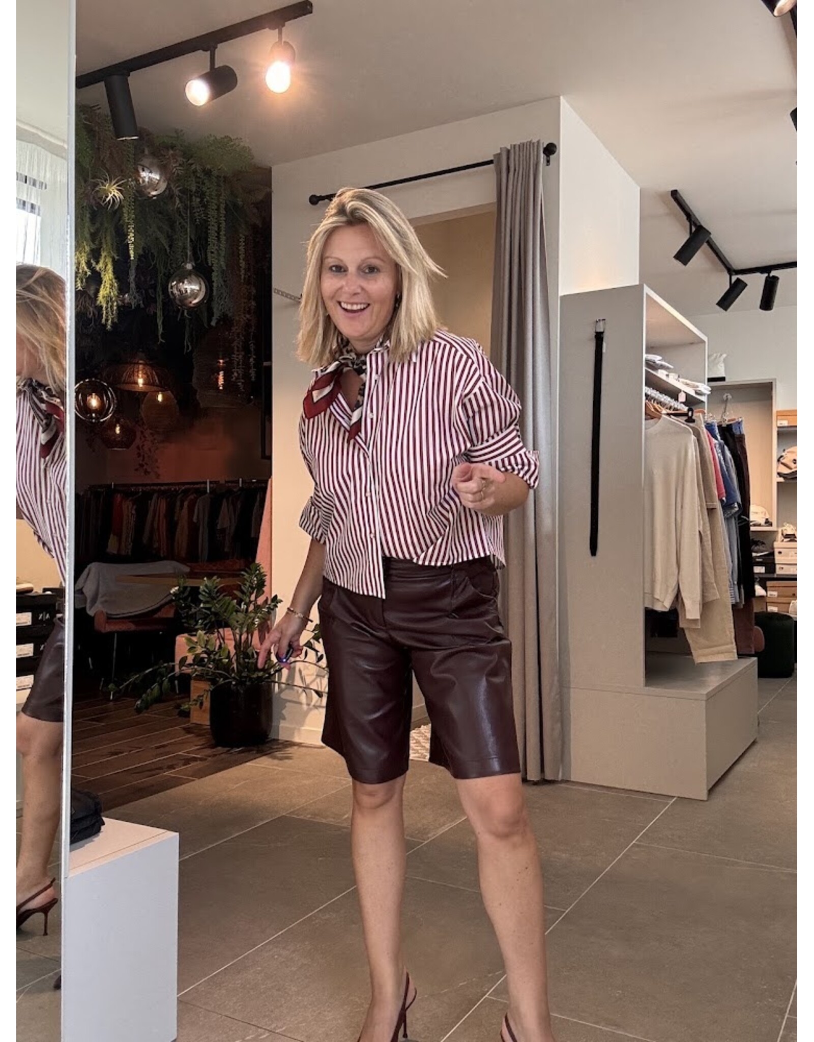 AMANDINE OFFICIAL SW26PAULA01 SHORT BORDEAUX