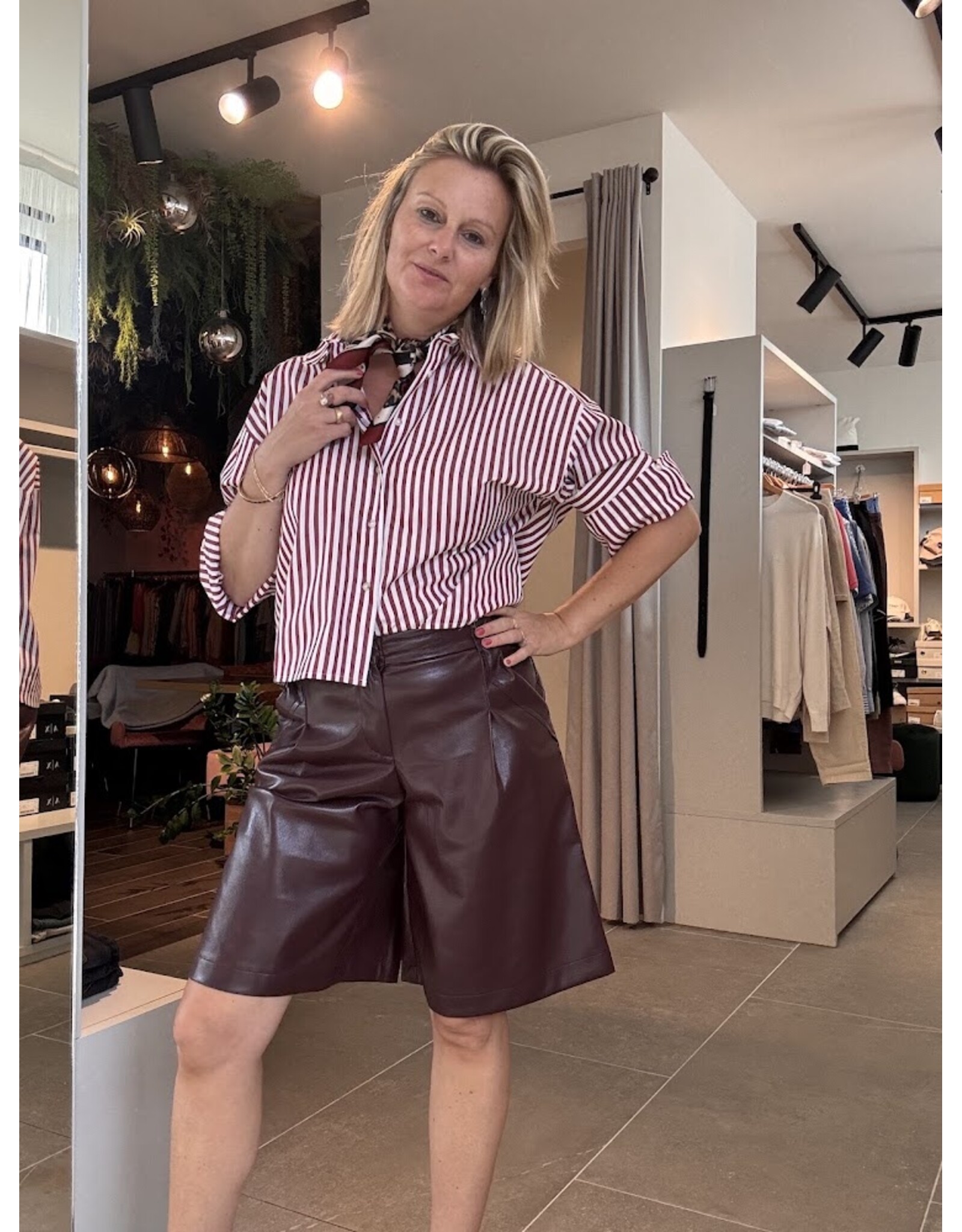 AMANDINE OFFICIAL SW26PAULA01 SHORT BORDEAUX
