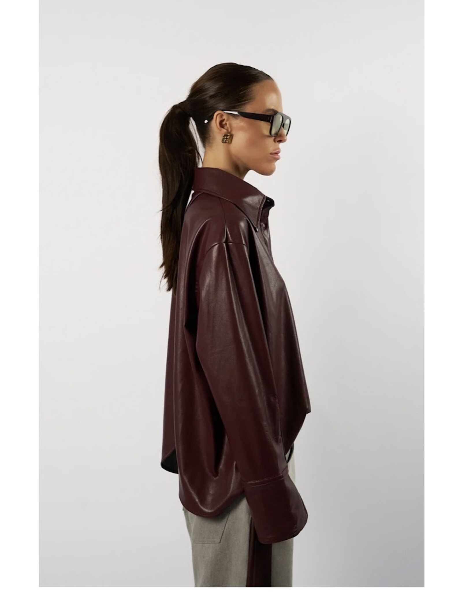 AMANDINE OFFICIAL JULIETTA BORDEAUX HEMD
