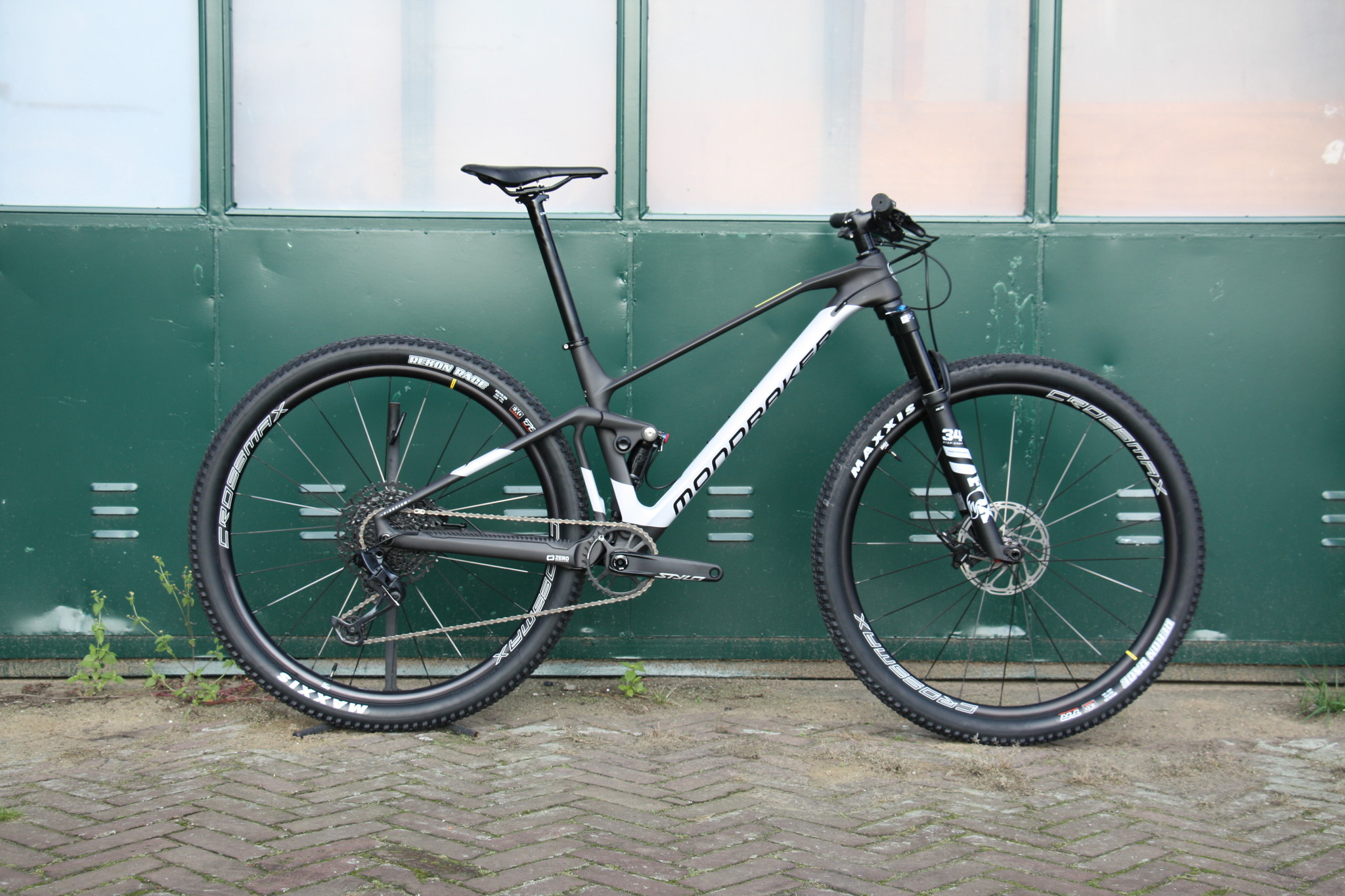 Mondraker F Podium Carbon BikeSuperior