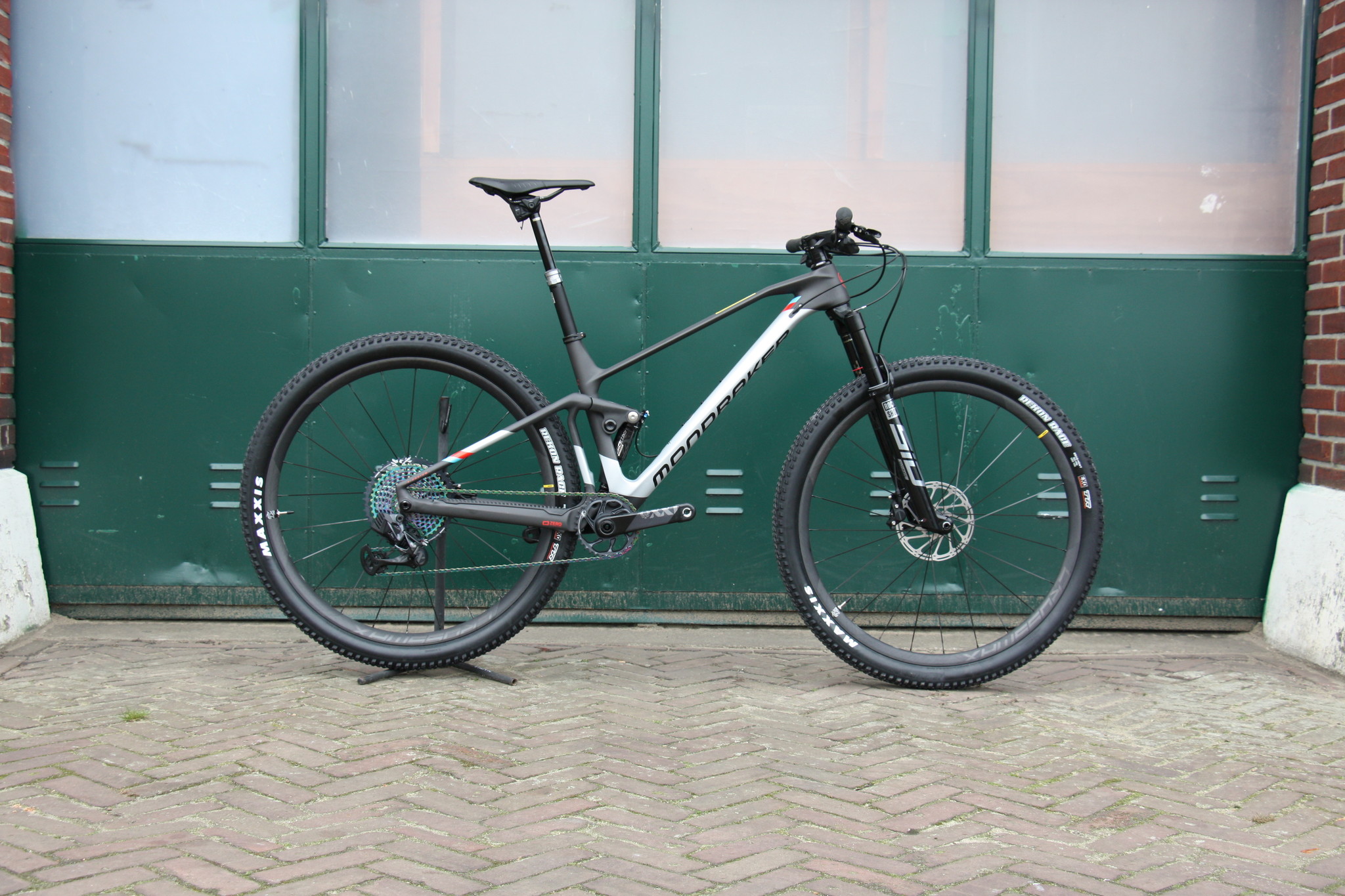 Mondraker F Podium Carbon DC RR BikeSuperior