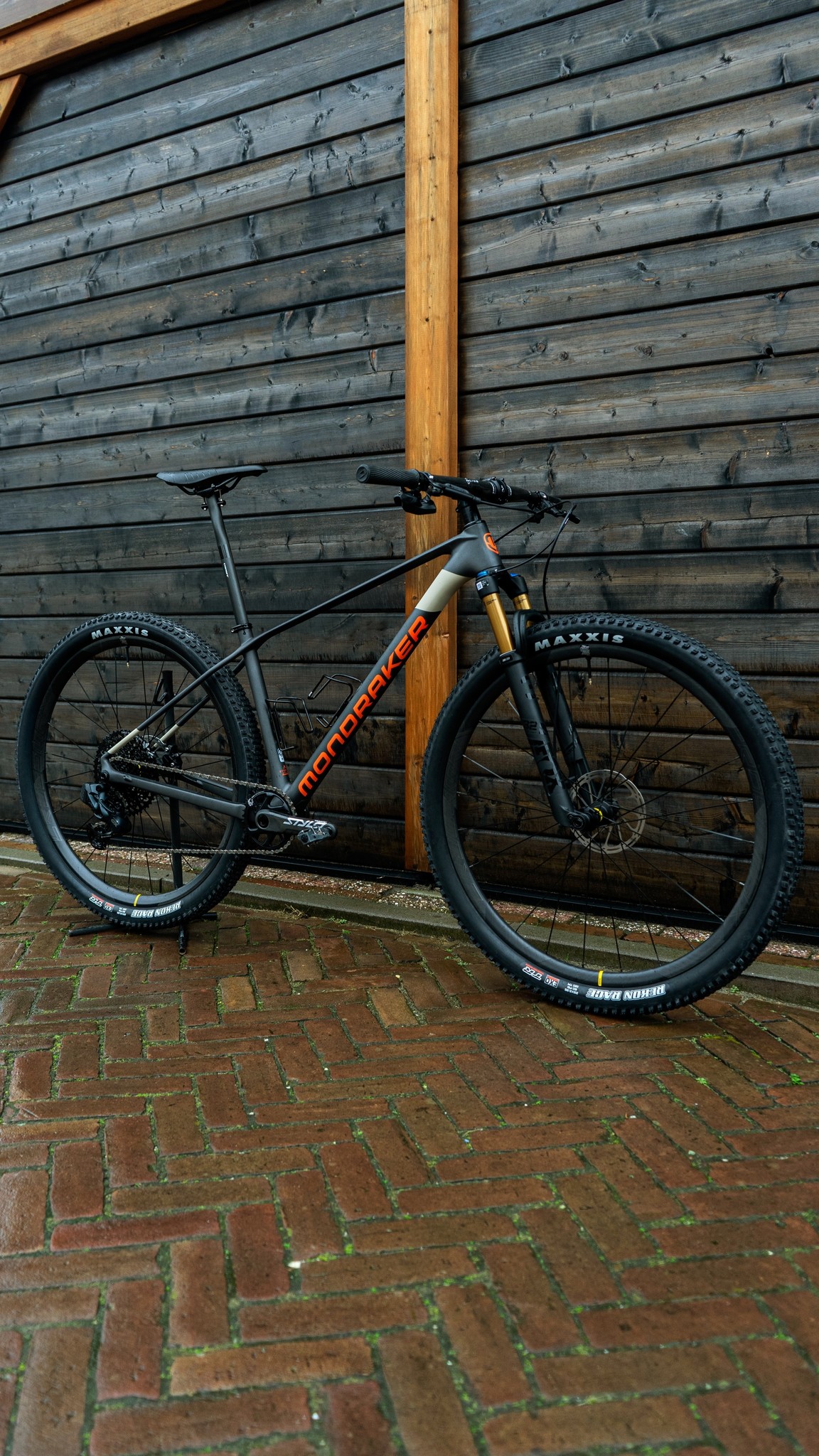 Mondraker Podium Carbon R 2023 BikeSuperior