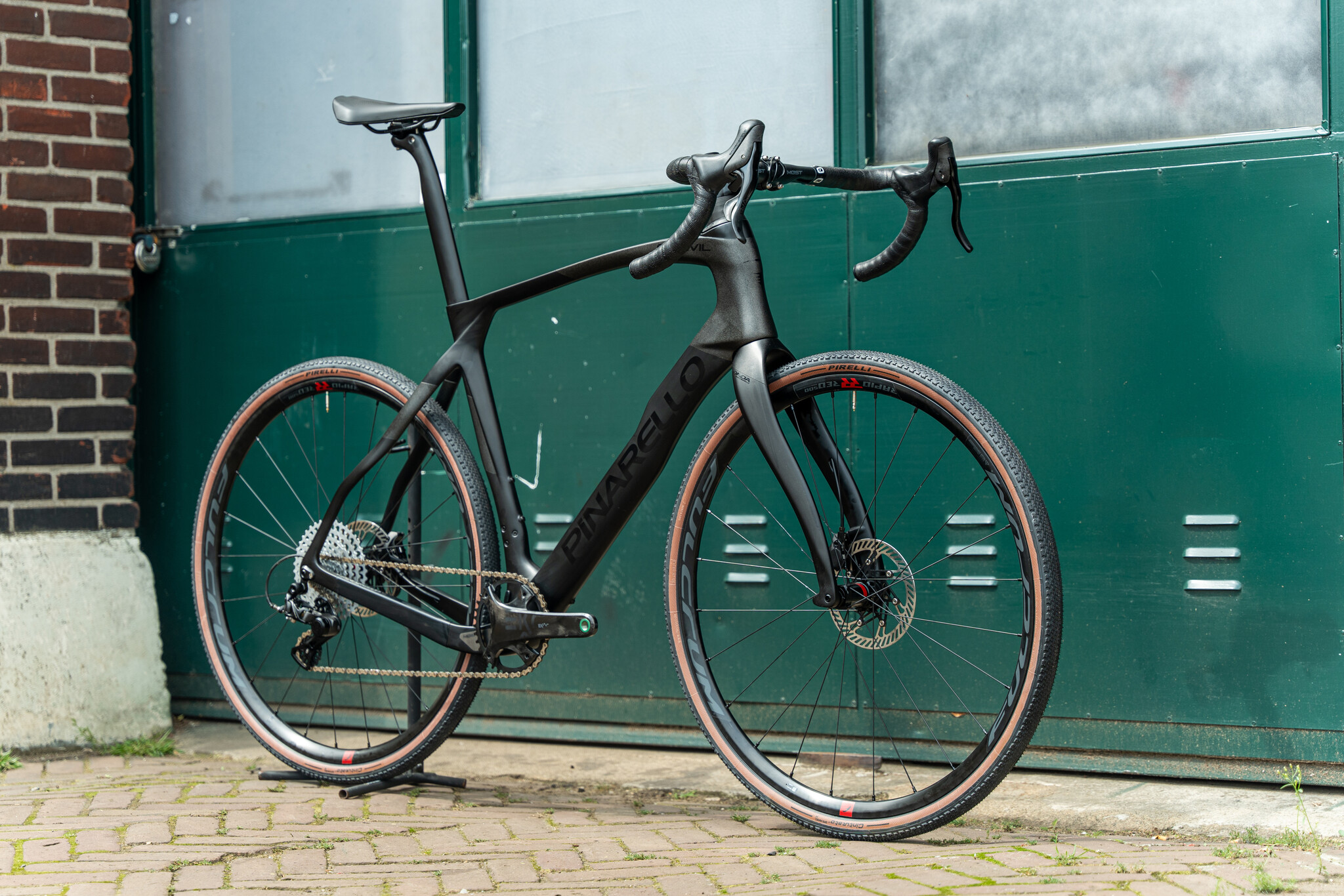 Pinarello Grevil F7 Iceland Black Campagnolo Ekar