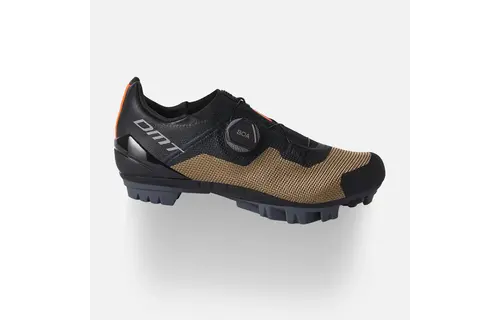 DMT KM4 | BikeSuperior
