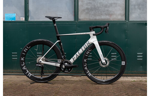 Factor OSTRO VAM Shimano Ultegra Di2