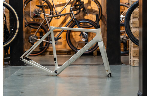 Allied Echo Frameset